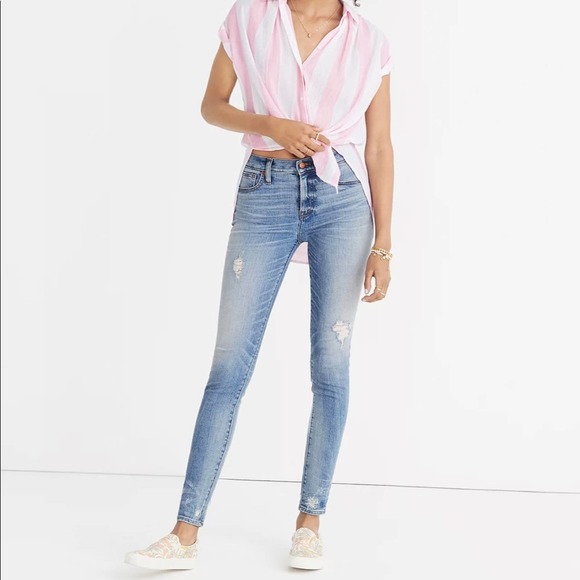 9" High-Rise Skinny Jeans: Destructed-Hem Edition Size: 25 - Picture 1 of 8